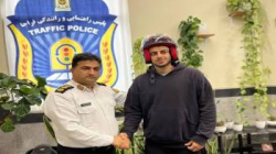 جاده‌های امن‌تر در قائمشهر با طرح اهدای کلاه ایمنی/ توزیع بیش از ۷۳ کلاه ایمنی توسط پلیس راهور قائمشهر