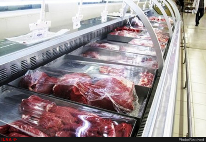 گوشت یخی وارداتی بازار را به آشوب کشید/ ادامه واردات در زمان مازاد تولید!