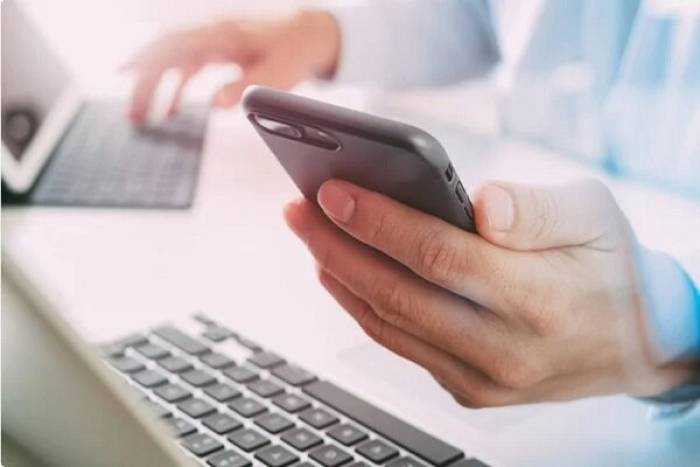 معاونت علمی: خبری از تسهیلات و ارز برای تولیدکنندگان موبایل نیست