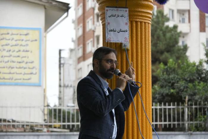 شهردار ساری به مناسبت آغاز سال تحصیلی جدید زنگ مهر را نواخت