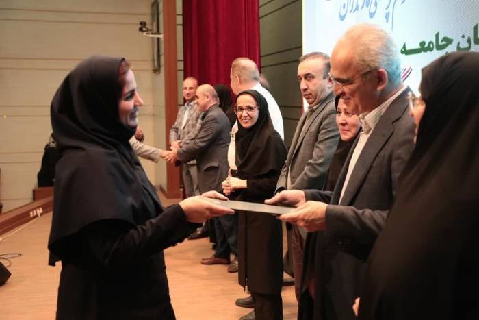 تجلیل از پرستاران نمونه مازندران/ از فداکاری در بالین بیمار تا چالش‌های کمبود نیرو