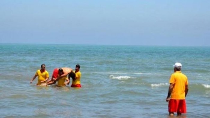 نجات 96 نفر از غرق شدن در دریای مازندران