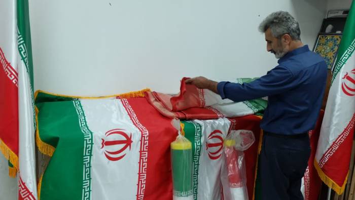 اهتزاز پرچم ایران در مدارس مازندران/ نواختن سرود وطن‌دوستی در قلب دانش‌آموزان