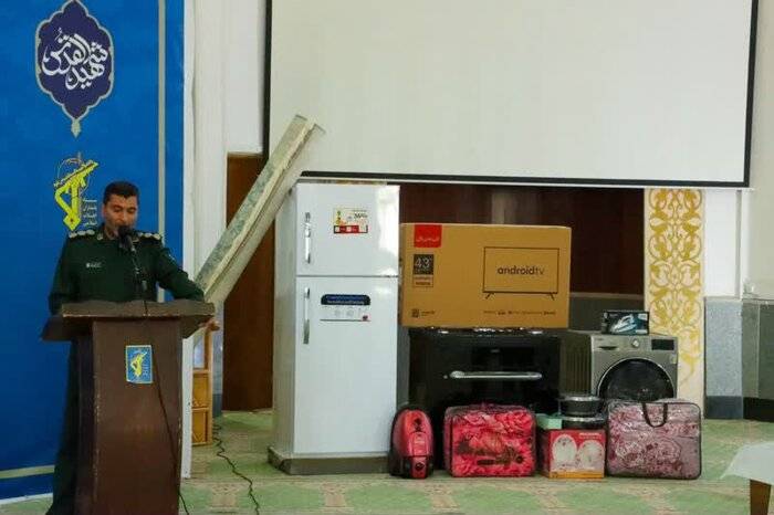 سپاه ۱۰۰ هزار بسته معیشتی بین نیازمندان مازندران توزيع کرد