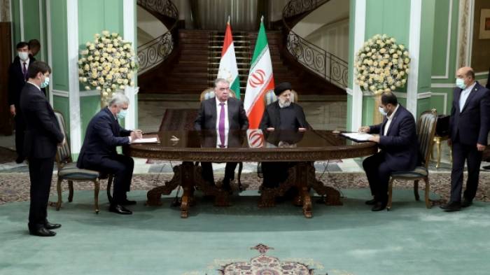 ۱۷ سند همکاری در حوزه‌های مختلف بین ایران و تاجیکستان امضا شد