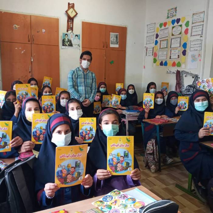 طرح بهسامان در مدارس گیلان در حال اجرا شدن است/ 16 هزار جلد کتاب آموزشی توزیع می شود